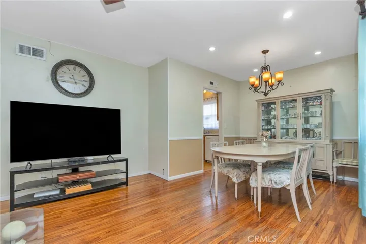 1371 S Bender Avenue, Glendora, California 91740
