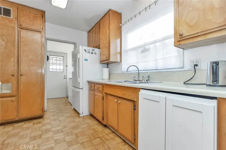 1371 S Bender Avenue, Glendora, California 91740