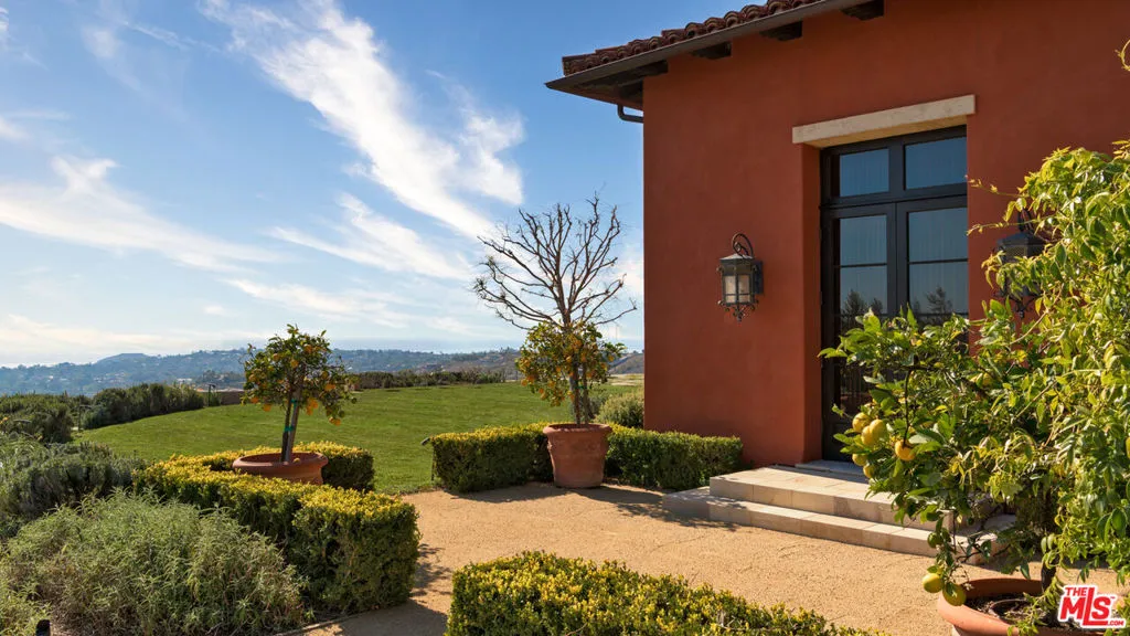 6093 Murphy Way, Malibu, California 90265 home-pic-31