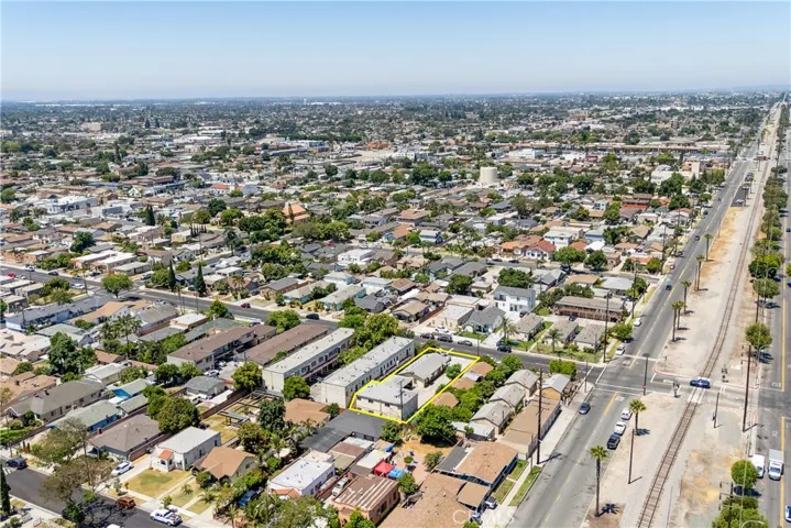 6210 Heliotrope Avenue, Bell, California 90201