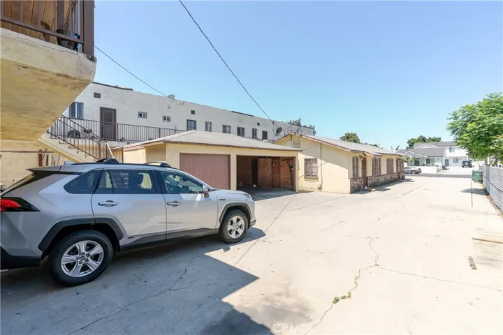 6210 Heliotrope Avenue, Bell, California 90201