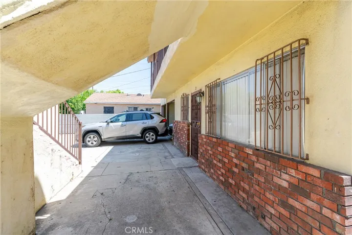 6210 Heliotrope Avenue, Bell, California 90201