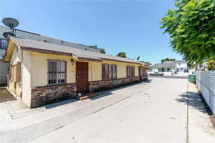 6210 Heliotrope Avenue, Bell, California 90201