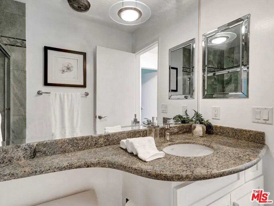 18111 Coastline Drive 2, Malibu, California 90265 home-pic-26