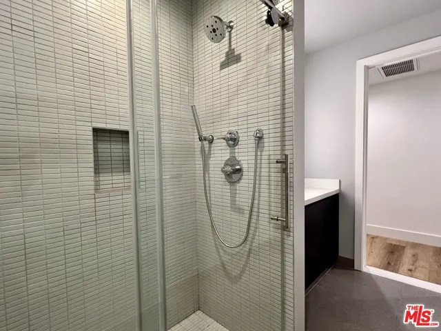 5801 Camerford Avenue 204, Los Angeles, California 90038