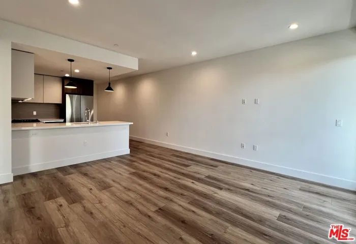 5801 Camerford Avenue 204, Los Angeles, California 90038
