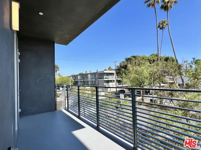 5801 Camerford Avenue 204, Los Angeles, California 90038