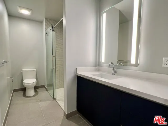 5801 Camerford Avenue 204, Los Angeles, California 90038