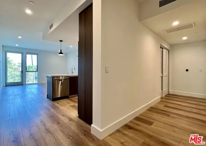 5801 Camerford Avenue 204, Los Angeles, California 90038
