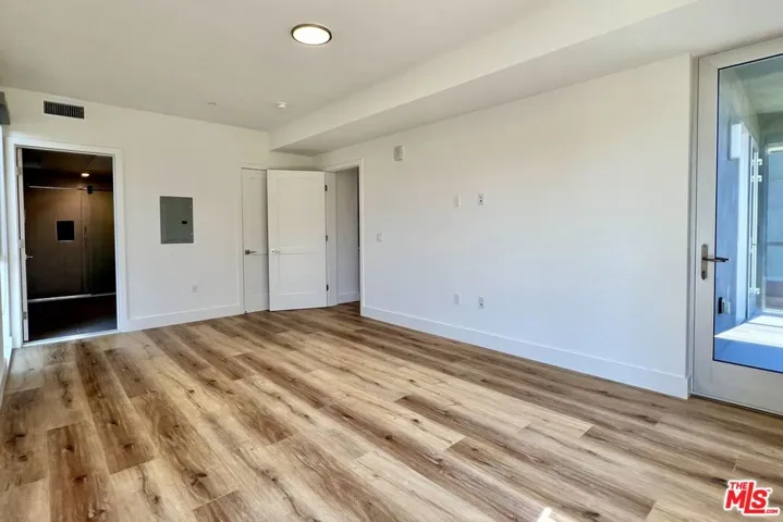 5801 Camerford Avenue 204, Los Angeles, California 90038
