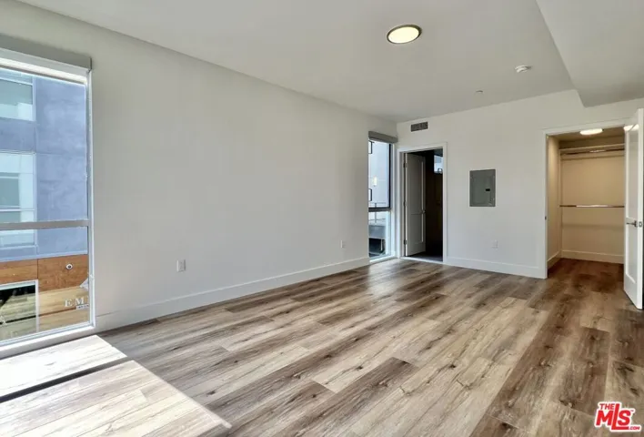 5801 Camerford Avenue 204, Los Angeles, California 90038