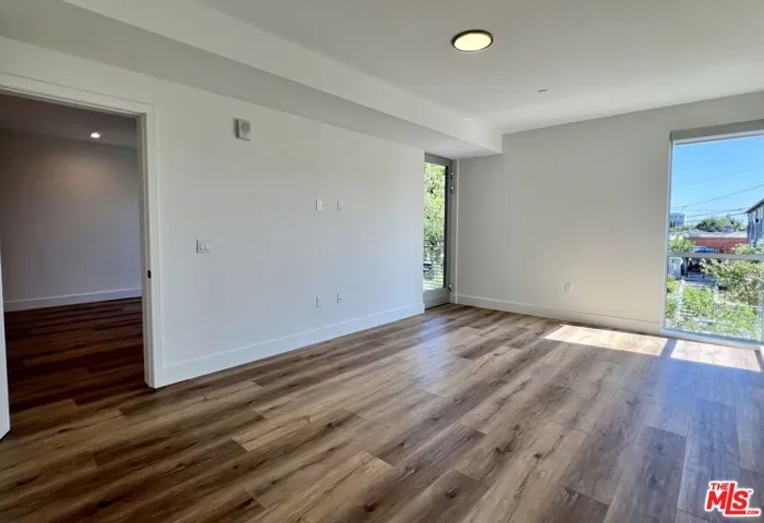 5801 Camerford Avenue 204, Los Angeles, California 90038