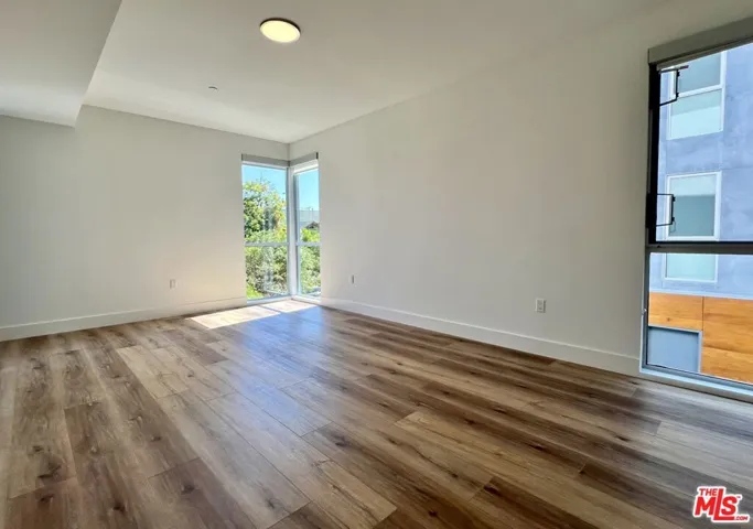 5801 Camerford Avenue 204, Los Angeles, California 90038