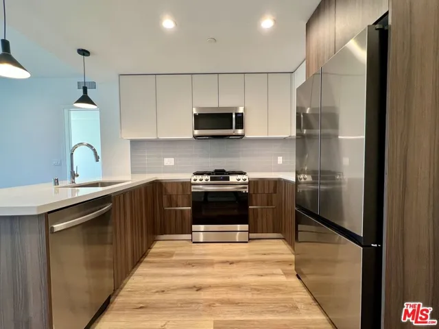 5801 Camerford Avenue 204, Los Angeles, California 90038