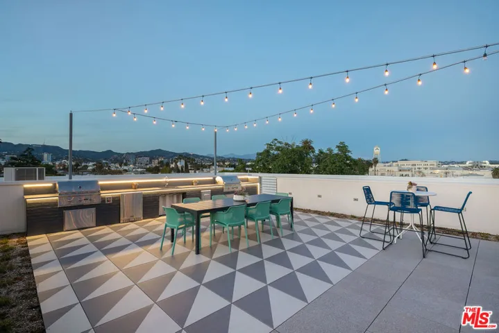 5801 Camerford Avenue 204, Los Angeles, California 90038