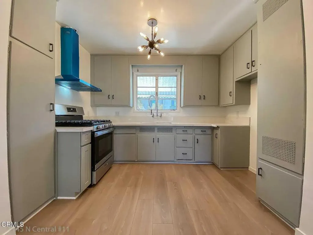 1145 N Central Avenue 11, Glendale, California 91202, 1 Bedroom Bedrooms, ,1 BathroomBathrooms,Residential Lease,For Rent,Central,P1-23444