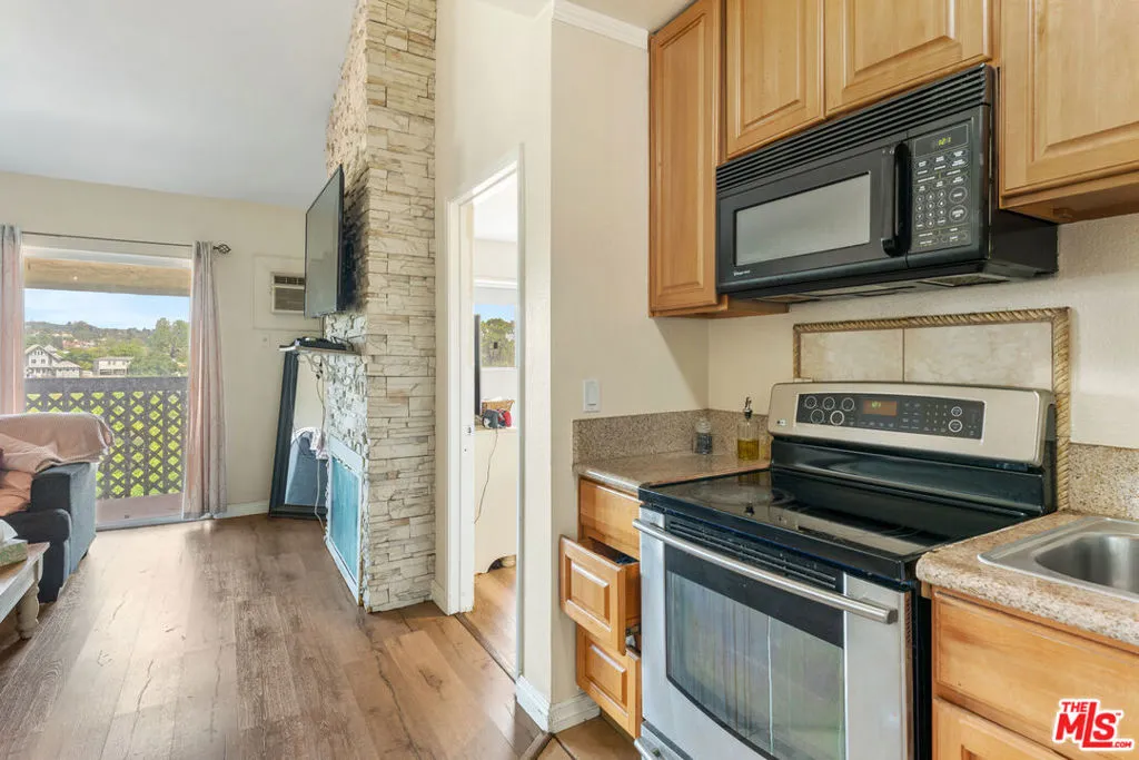 5870 Benner Street 304, Los Angeles, California 90042 home-pic-12