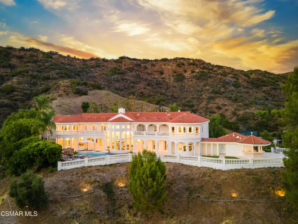 25665 Mulholland Highway, Calabasas, California 91302, 6 Bedrooms Bedrooms, ,6 BathroomsBathrooms,Residential,For Sale,Mulholland,225003819