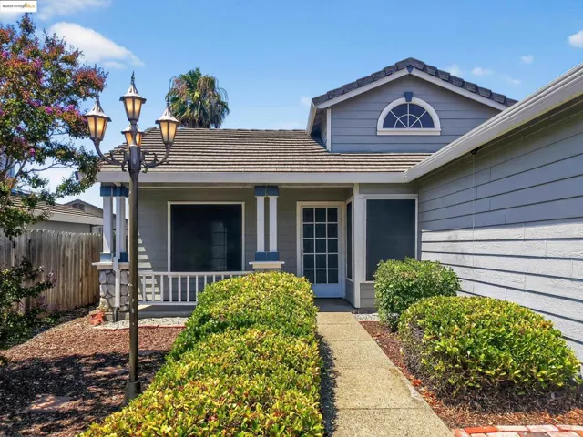 Entrance to property with a porch