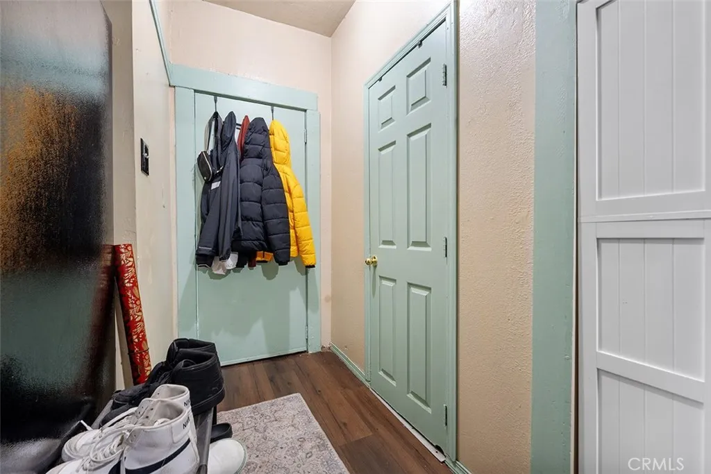 421 W 55th Street, Los Angeles, California 90037 home-pic-24