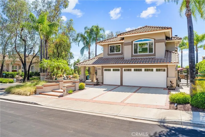 Corner 9200 SF lot, lots of privacy