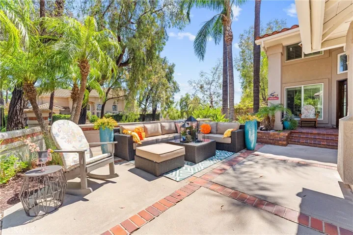 Front outdoor entertaining area