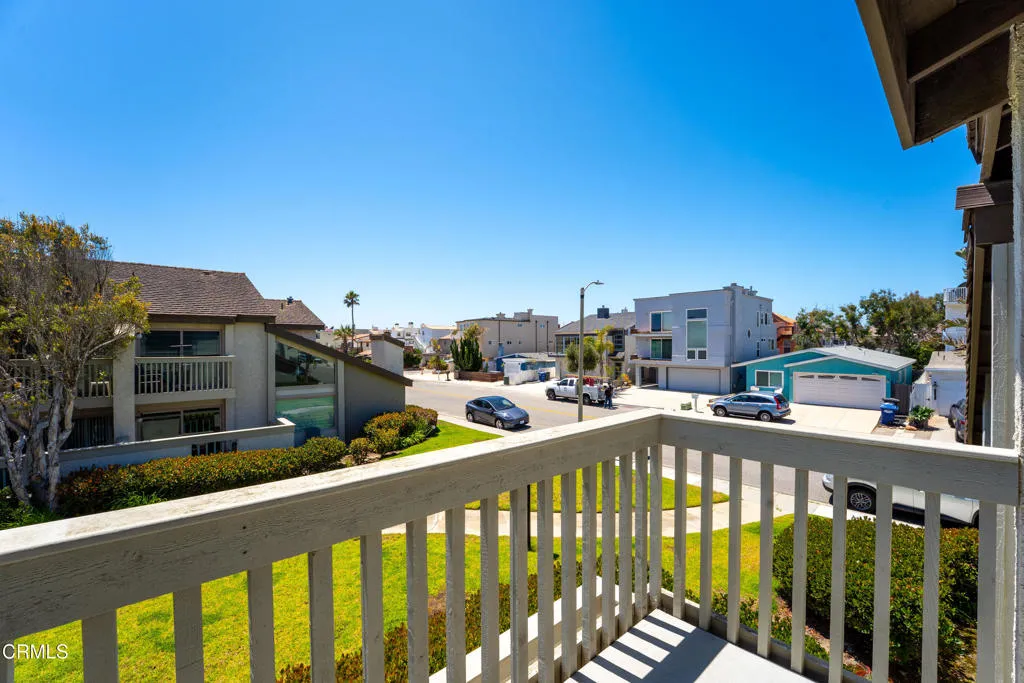 3310 Sunset Lane, Oxnard, California 93035 home-pic-18