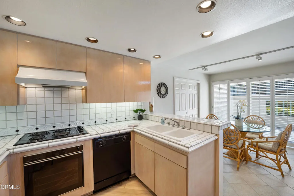 3310 Sunset Lane, Oxnard, California 93035 home-pic-9