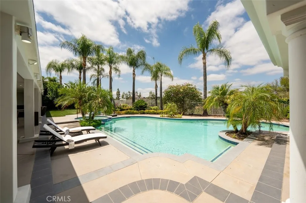 5633 New Castle Ln, Calabasas, California 91302 home-pic-40