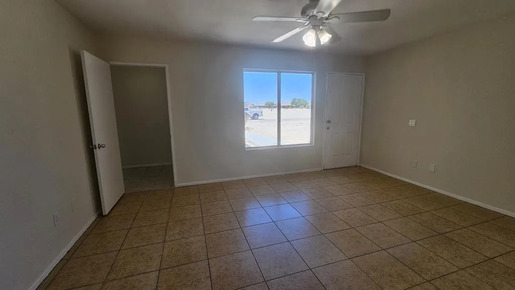 1288 Black Sea Avenue, Thermal, California 92274 home-pic-3