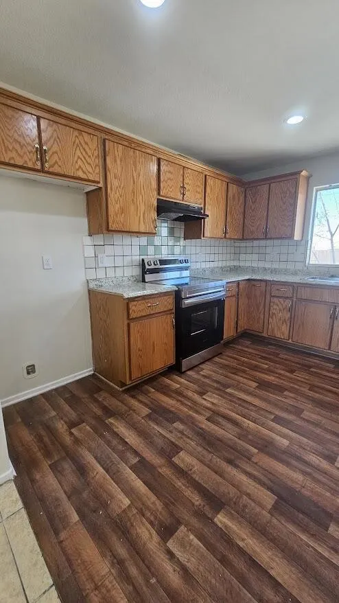 1288 Black Sea Avenue, Thermal, California 92274 home-pic-4