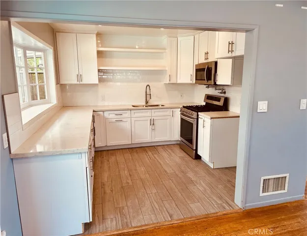 20615 Leadwell Street, Winnetka, California 91306