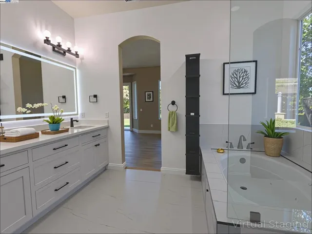 Master Bath - Virtual Staging