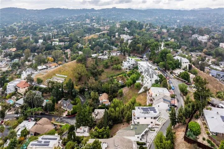 5220 Medina Road, Woodland Hills, California 91364