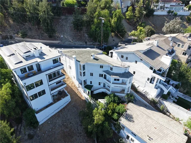 5220 Medina Road, Woodland Hills, California 91364