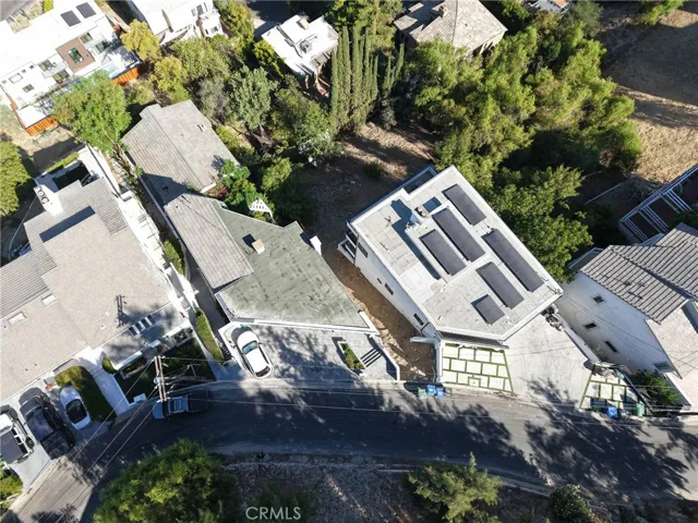 5220 Medina Road, Woodland Hills, California 91364