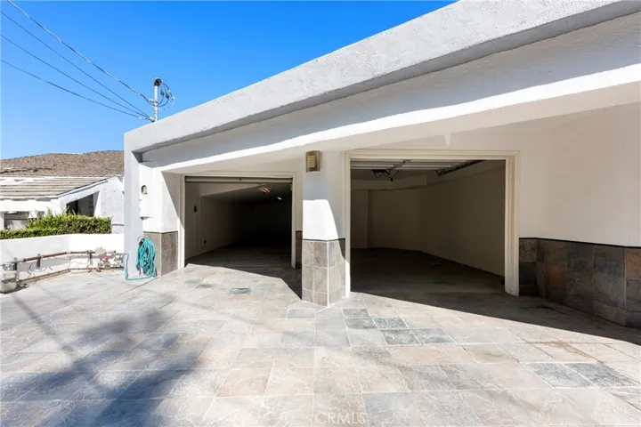 3 car garage