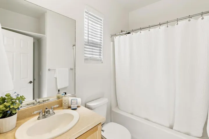 1215 Highbluff, San Marcos, California 92078
