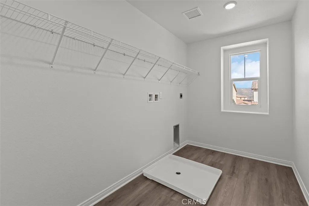 4746 Sicily Drive, Lake Elsinore, California 92530 home-pic-10