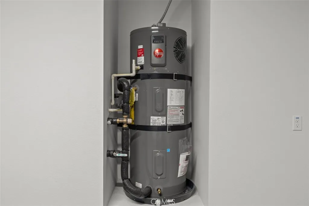 4746 Sicily Drive, Lake Elsinore, California 92530 home-pic-16