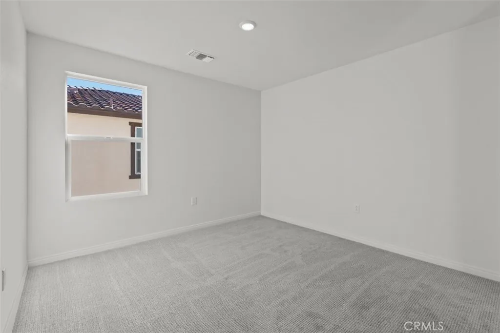 4746 Sicily Drive, Lake Elsinore, California 92530 home-pic-4