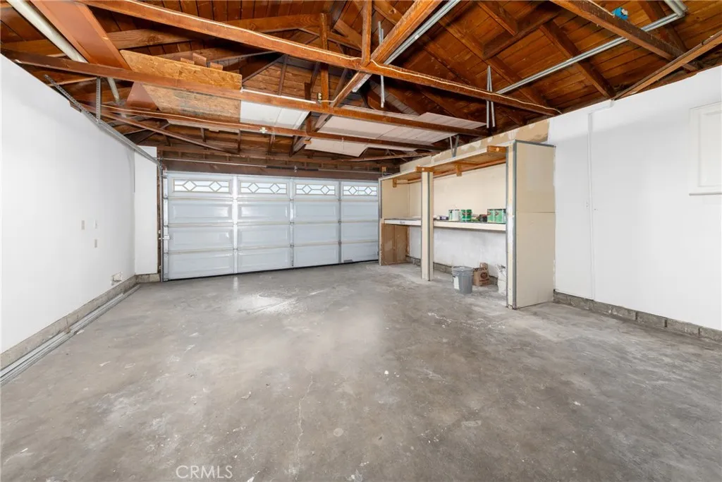 558 W Philadelphia St, Ontario, California 91762 home-pic-16