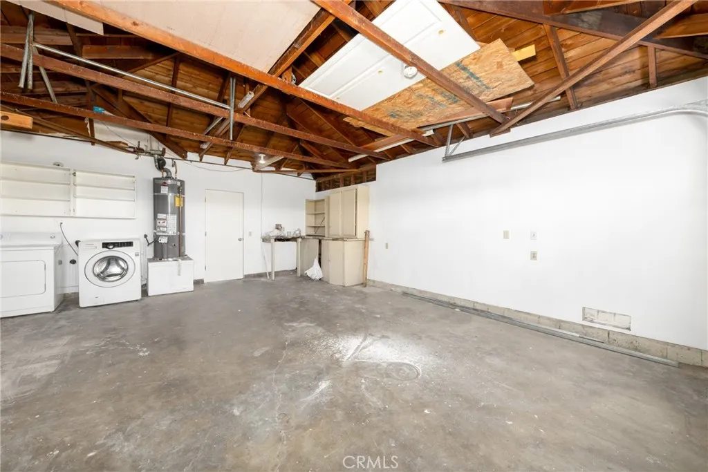 558 W Philadelphia St, Ontario, California 91762 home-pic-15