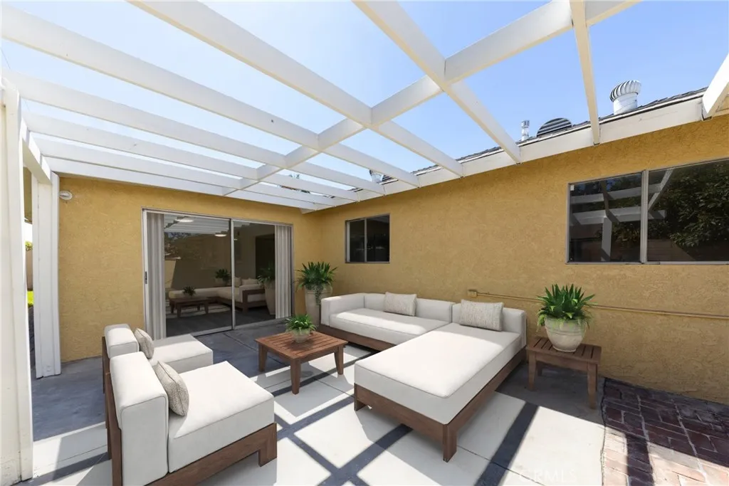558 W Philadelphia St, Ontario, California 91762 home-pic-14