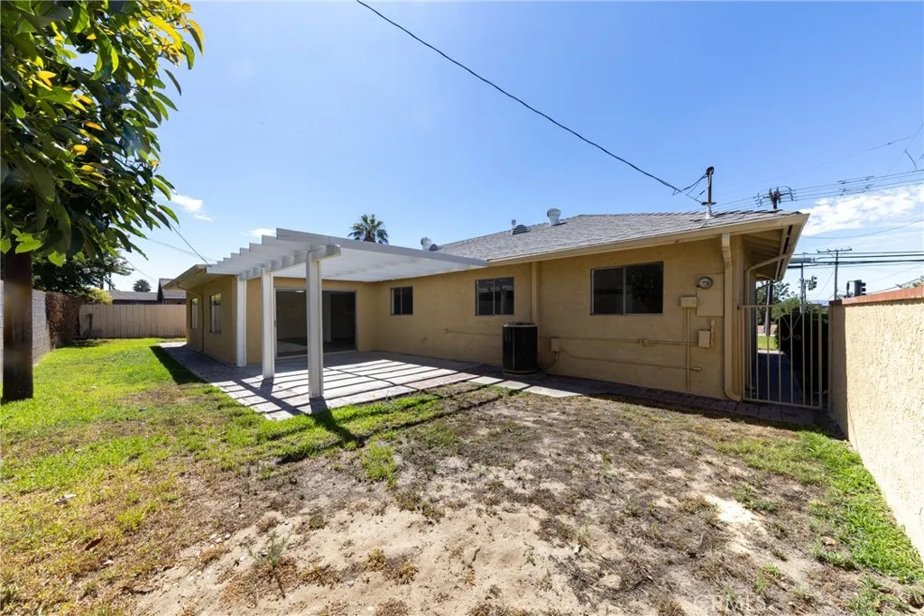 558 W Philadelphia St, Ontario, California 91762 home-pic-43