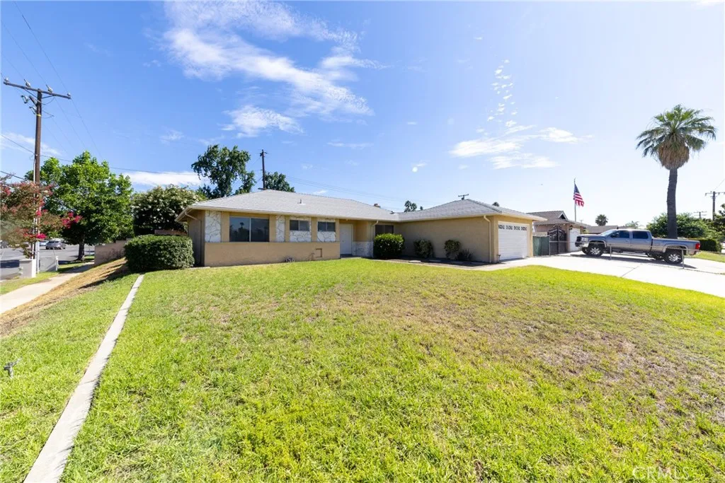 558 W Philadelphia St, Ontario, California 91762 home-pic-40
