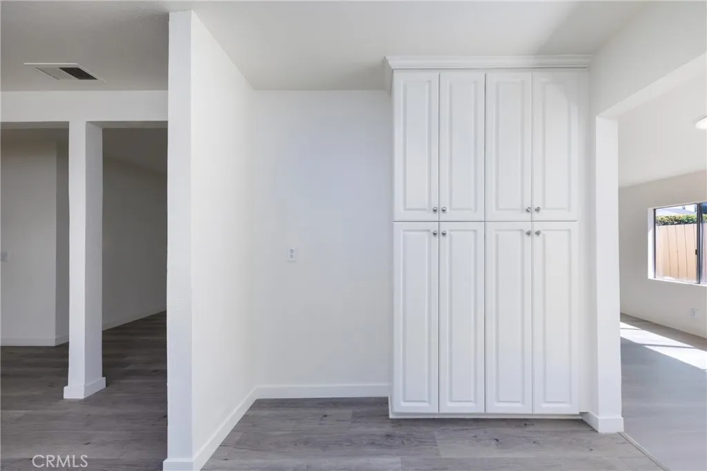 558 W Philadelphia St, Ontario, California 91762 home-pic-21