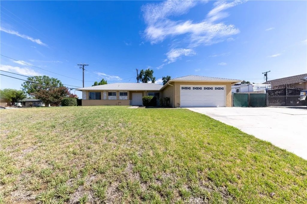 558 W Philadelphia St, Ontario, California 91762 home-pic-1
