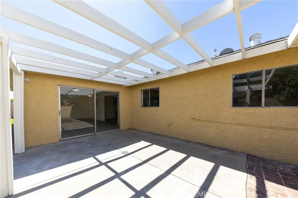 558 W Philadelphia St, Ontario, California 91762 home-pic-42