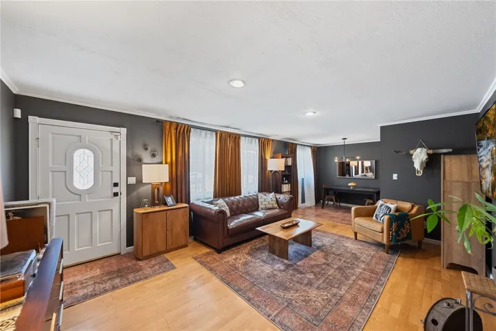 4833 Chateau Drive, San Diego, California 92117